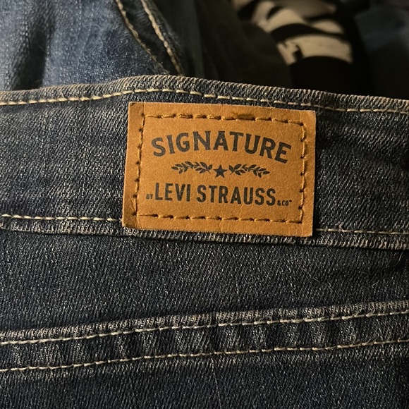 Levi Strauss blue jeans - Picture 3 of 6